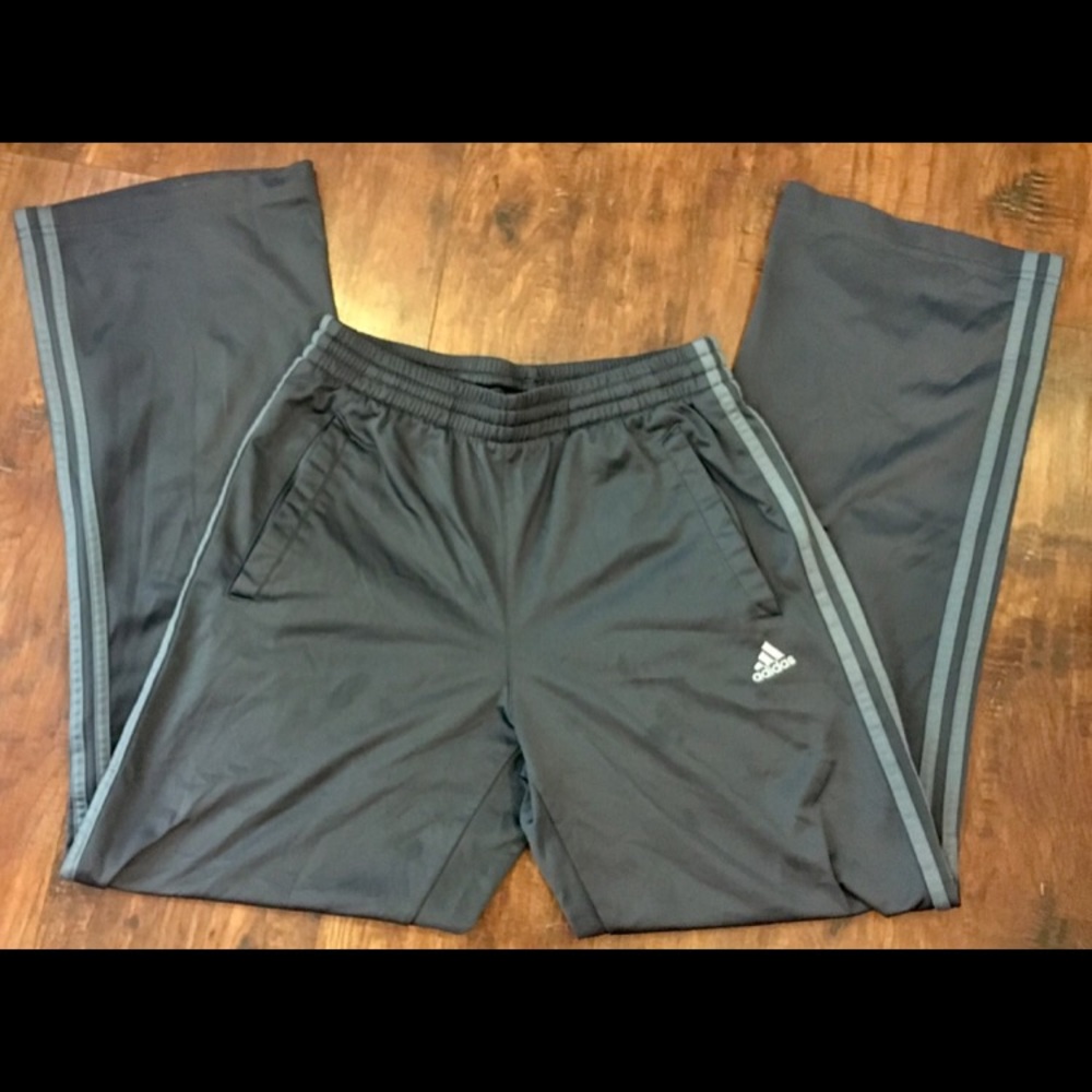 Adidas / Gray Sweatpants
